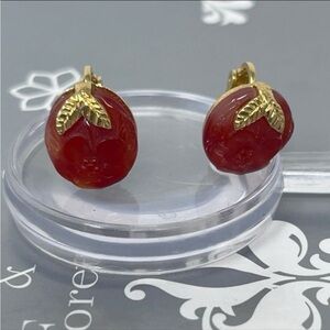 Trifari Carnilion Red Gold Tone Leaf Accent Clip-on Earrings Vintage
